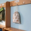 Personalizowany worek na kapcie i wyprawkę z leśnym motywem jasny beż
