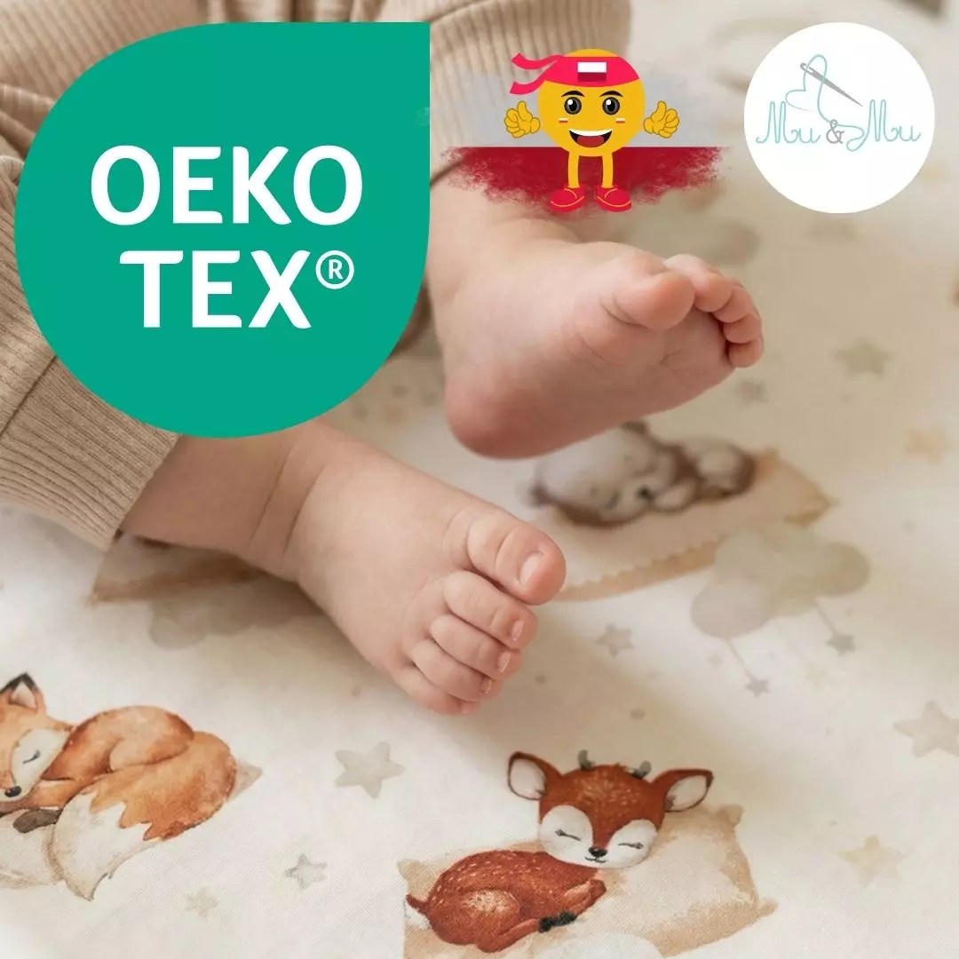 Stopy niemowlaka na prześcieradle z certyfikatem Oeko-Tex Standard 100. Bezpieczna dla skóry bawełna od polskiego producenta Mu&Mu.