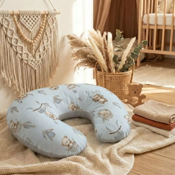 Aranżacja pokoju dziecięcego w stylu boho poduszka do nauki siadania Misie Boho Blue